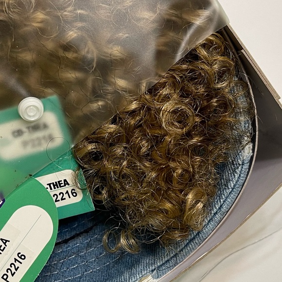 Vivica A Fox Cap Do with Attached Wig - Picture 4 of 7